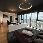 Daire Hanza Tower - Luxurious 60m2 - 15th Floor View Szczecin