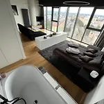 Hanza Tower - Luxurious 60m2 - 15th Floor View Daire