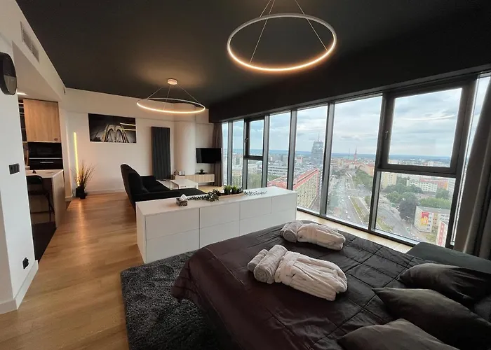 Апартаменты Hanza Tower - Luxurious 60m2 - 15th Floor View Щецин