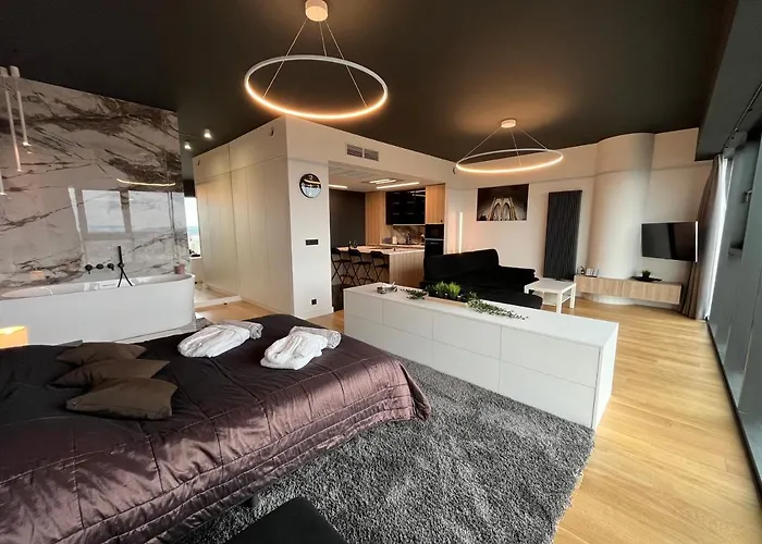 Hanza Tower - Luxurious 60m2 - 15th Floor View *